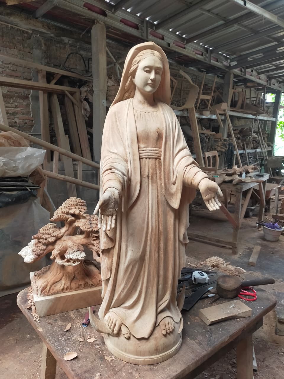 Patung Kayu Bunda Maria