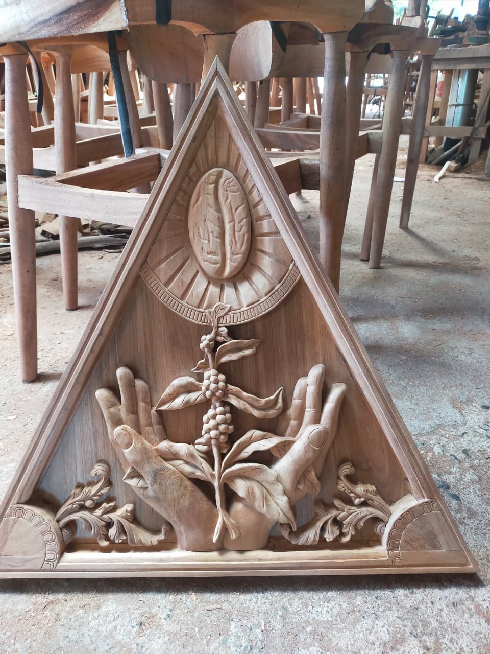 Patung Kayu Ukiran Tangan