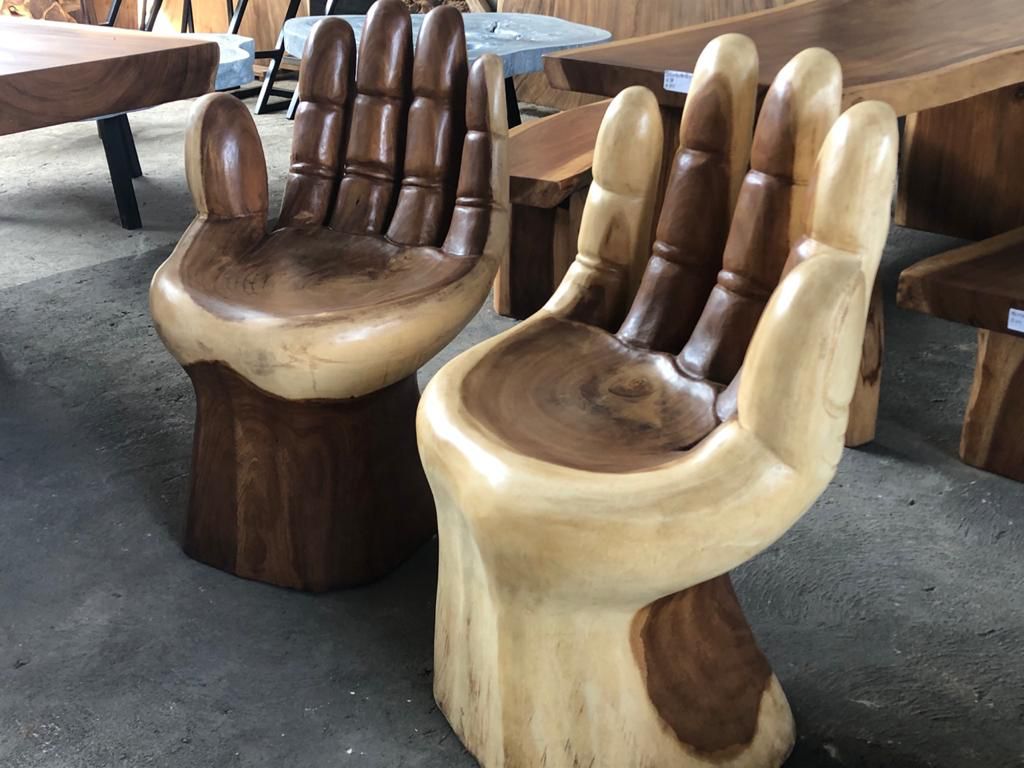 Patung Kayu Tangan